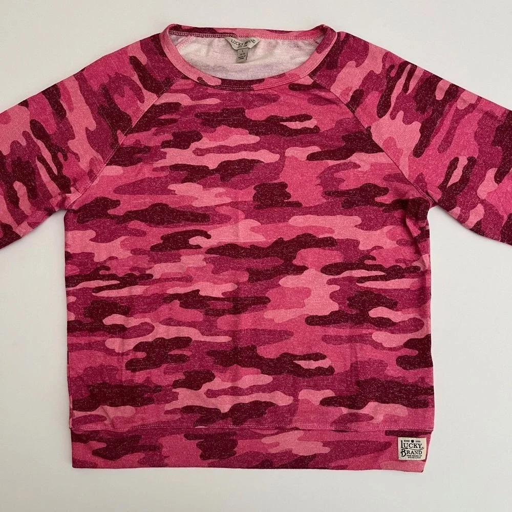 Lucky Brand Girl Youth Pink and Camo Sweaters,‎ Lucky Sweaters, Lucky Brand M10